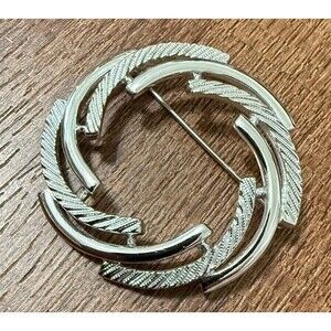 Vintage Silvertone Metal Sarah Coventry Textured Round Open Brooch Pin